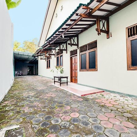 Spot On 92068 Pudja Kesuma Homestay Syariah Yogyakarta Pedes Exterior foto