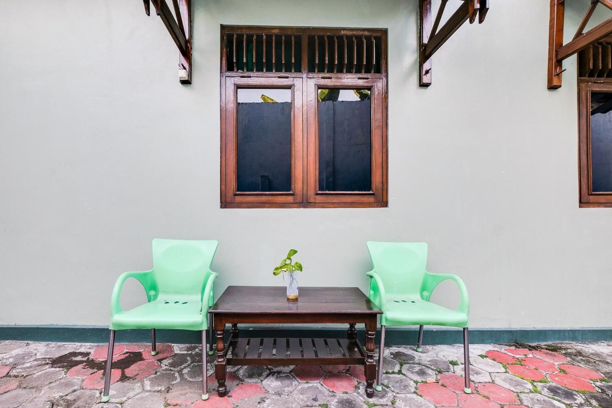 Spot On 92068 Pudja Kesuma Homestay Syariah Yogyakarta Pedes Exterior foto