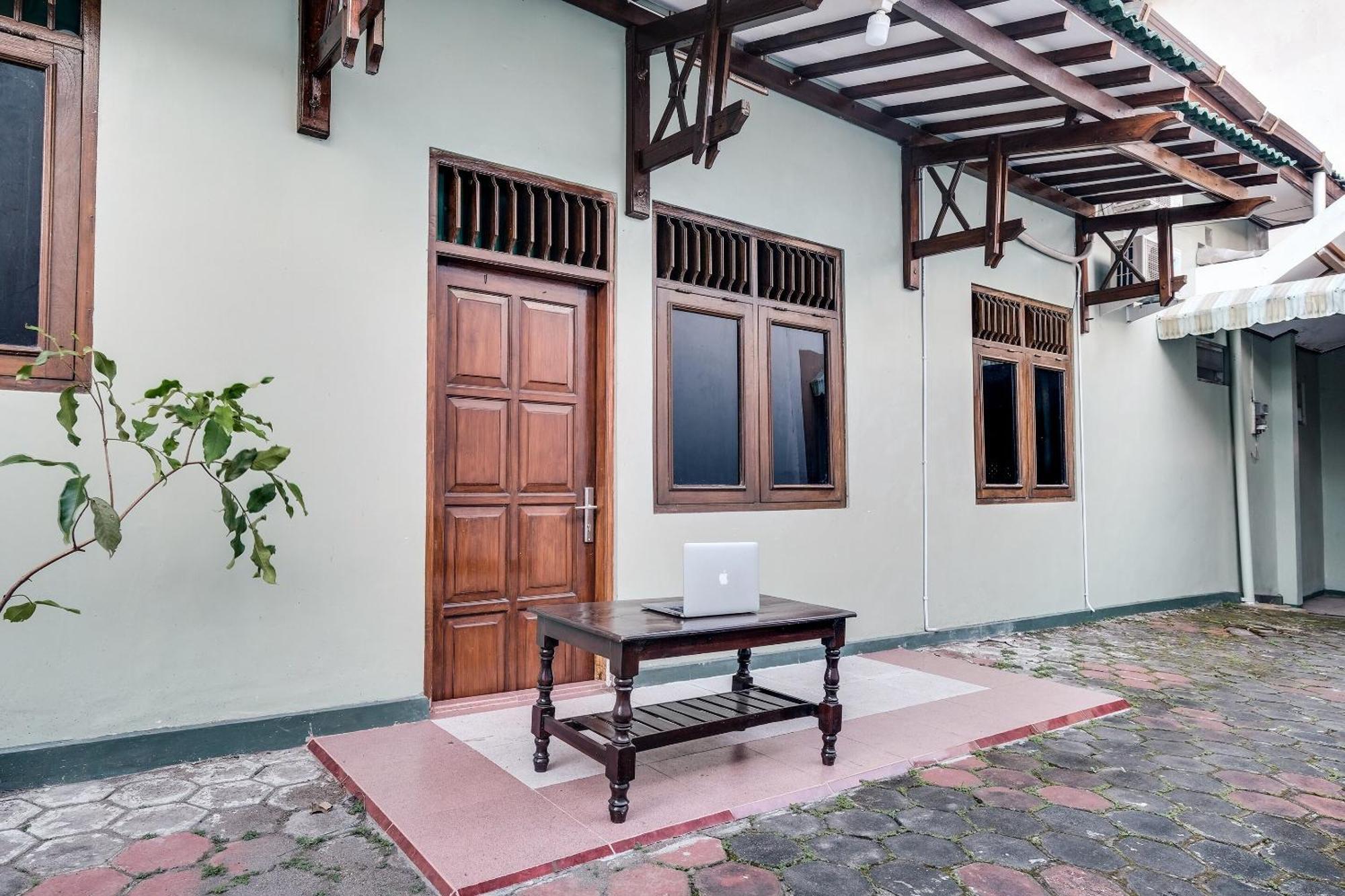 Spot On 92068 Pudja Kesuma Homestay Syariah Yogyakarta Pedes Exterior foto