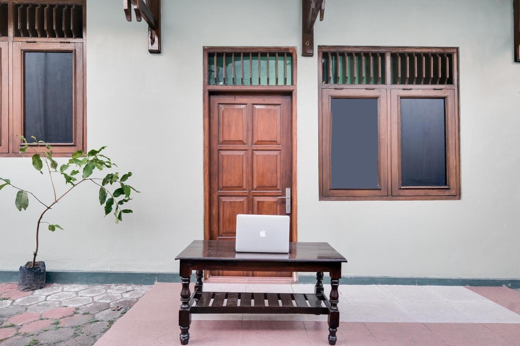 Spot On 92068 Pudja Kesuma Homestay Syariah Yogyakarta Pedes Exterior foto